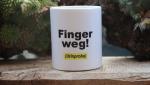 Weiße Tasse mit Spruch "Finger weg URINPROBE"